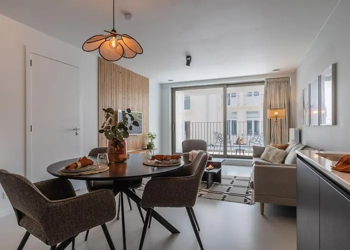 Huswell - At Sea - Modern 1 Bedroom